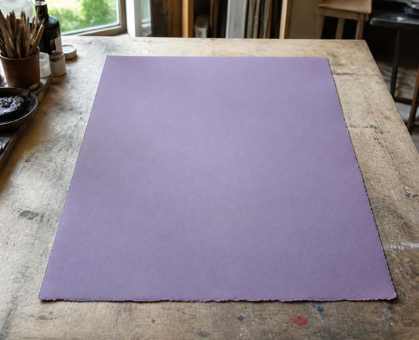 découvrez les dimensions standard du format de papier raisin ainsi que ses principales utilisations en dessin, arts graphiques et création.